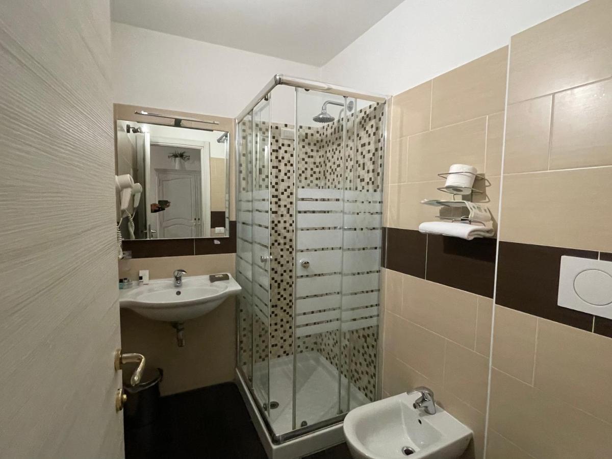 Ad Cavour Luxury Rooms - By Ad Roma Exteriör bild